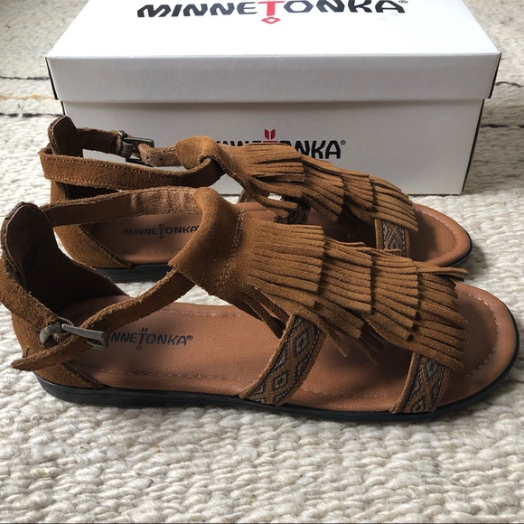 minnetonka maui sandal